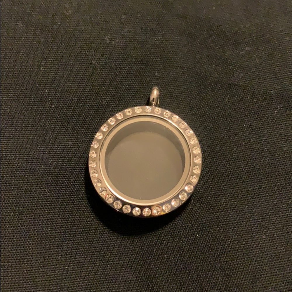 Origami owl crystal living locket
